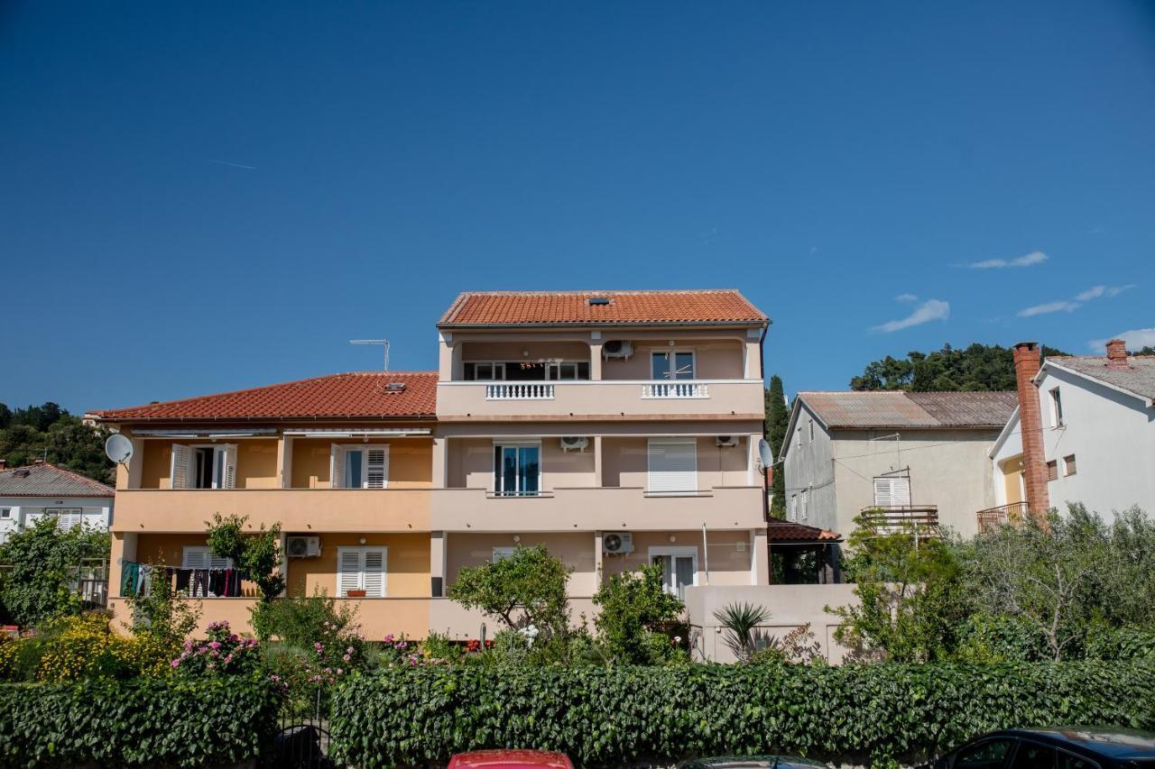 Apartments Luka Rab Town Exterior foto